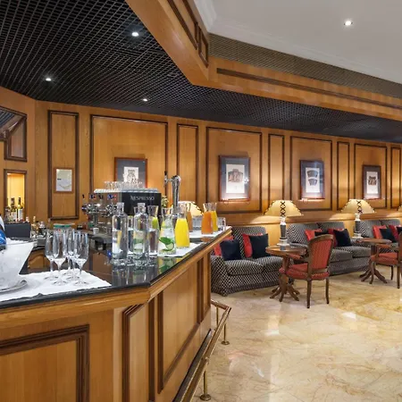 Dom Pedro Hotel