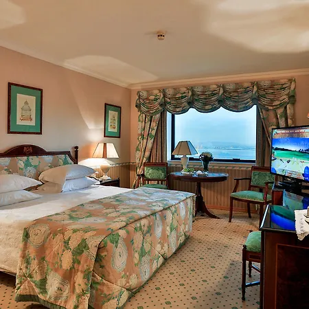 Dom Pedro Hotel